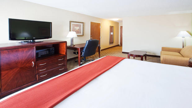 Images Holiday Inn Express Peachtree Corners-Norcross by IHG