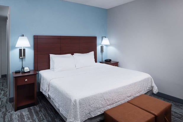 Images Hampton Inn & Suites Oklahoma City-Bricktown