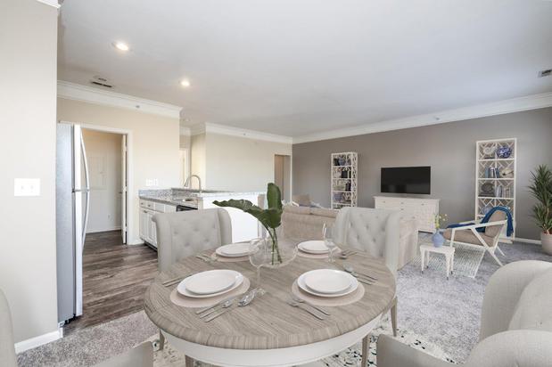 Images Christopher Wren Apartments & Townhomes