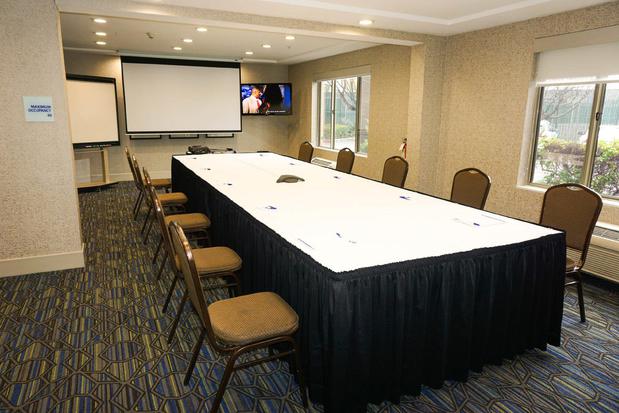 Images Holiday Inn Express & Suites Fremont - Milpitas Central by IHG