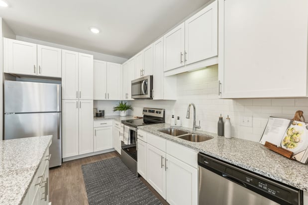 Images Story Lake Gibson | Luxury Apartment Homes