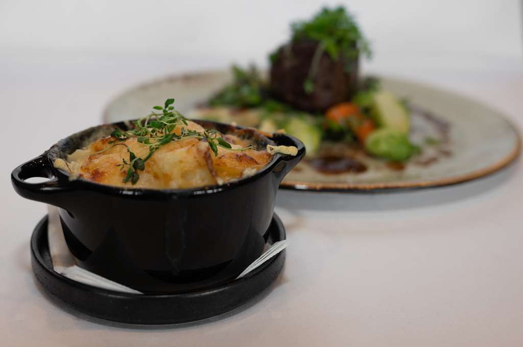 Images Park Inn by Radisson Oslo Airport Hotel West