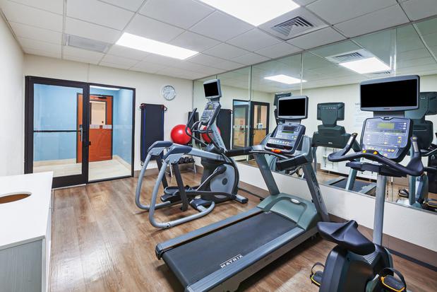 Images Holiday Inn Express & Suites Houston - Memorial Park Area by IHG