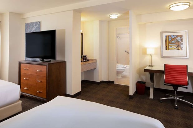 Images DoubleTree by Hilton Hotel & Suites Pittsburgh Downtown
