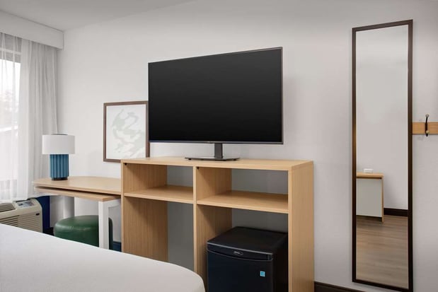 Images Spark by Hilton Atlanta Cumberland Ballpark