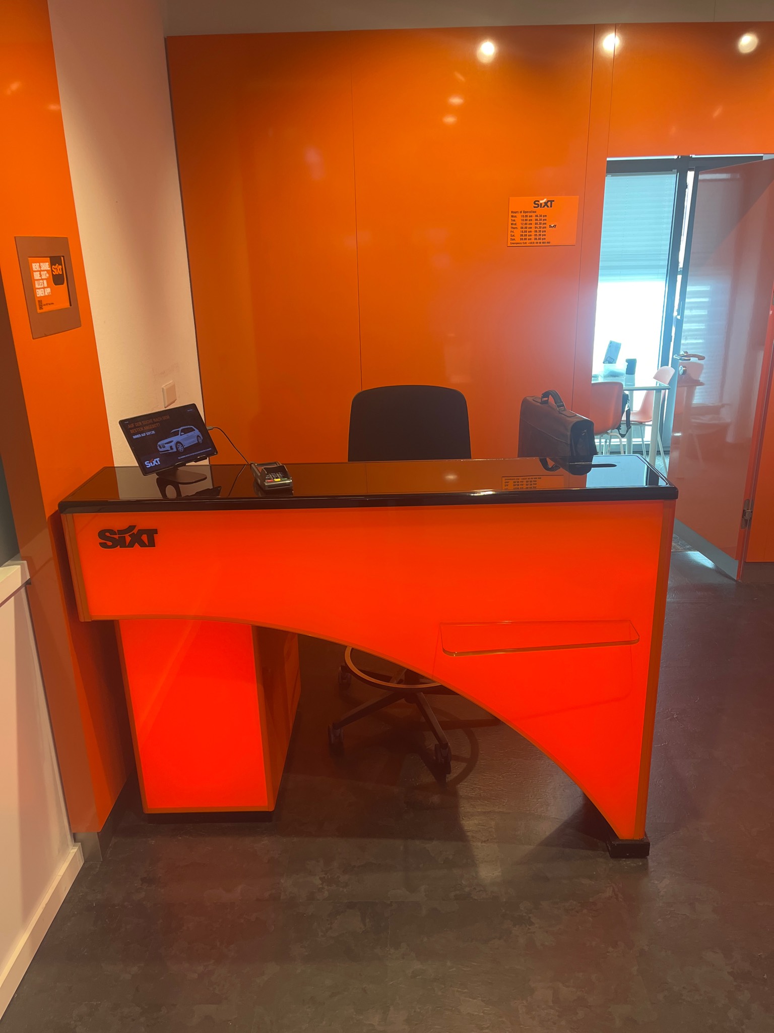 SIXT Autovermietung Weeze/Niederrhein Flughafen, Flughafen-Ring 1 in Weeze
