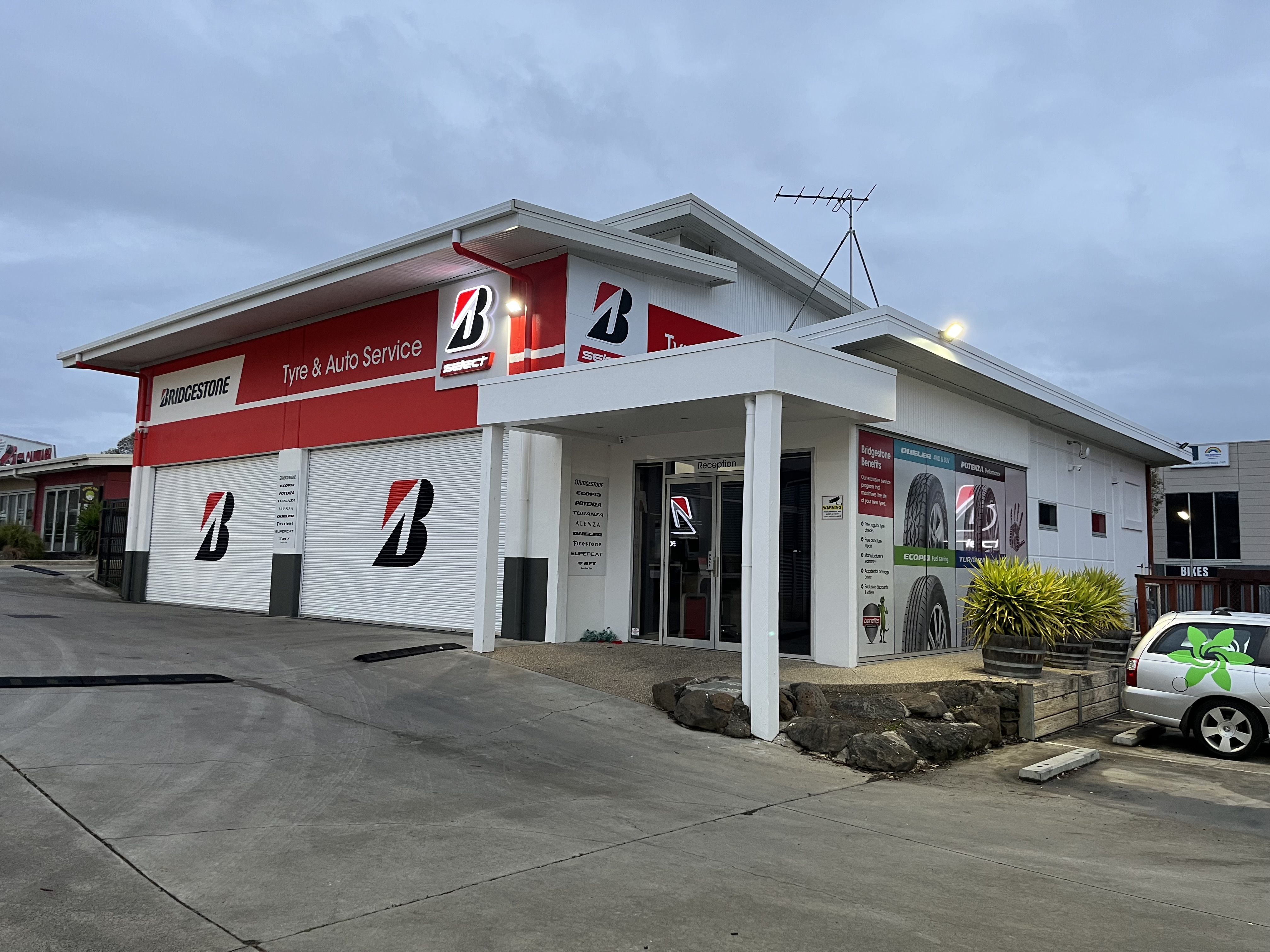 Images Bridgestone Select Tyre & Auto Doreen