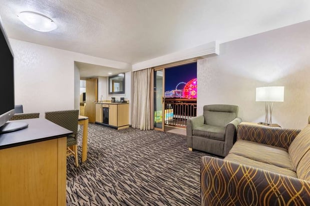 Images Embassy Suites by Hilton Convention Center Las Vegas