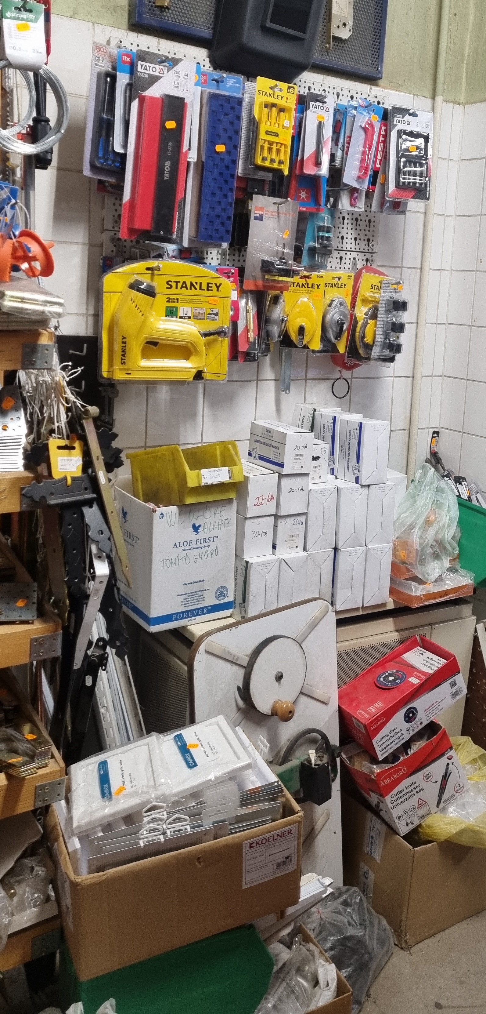 Images 100 Mester Barkácsbolt