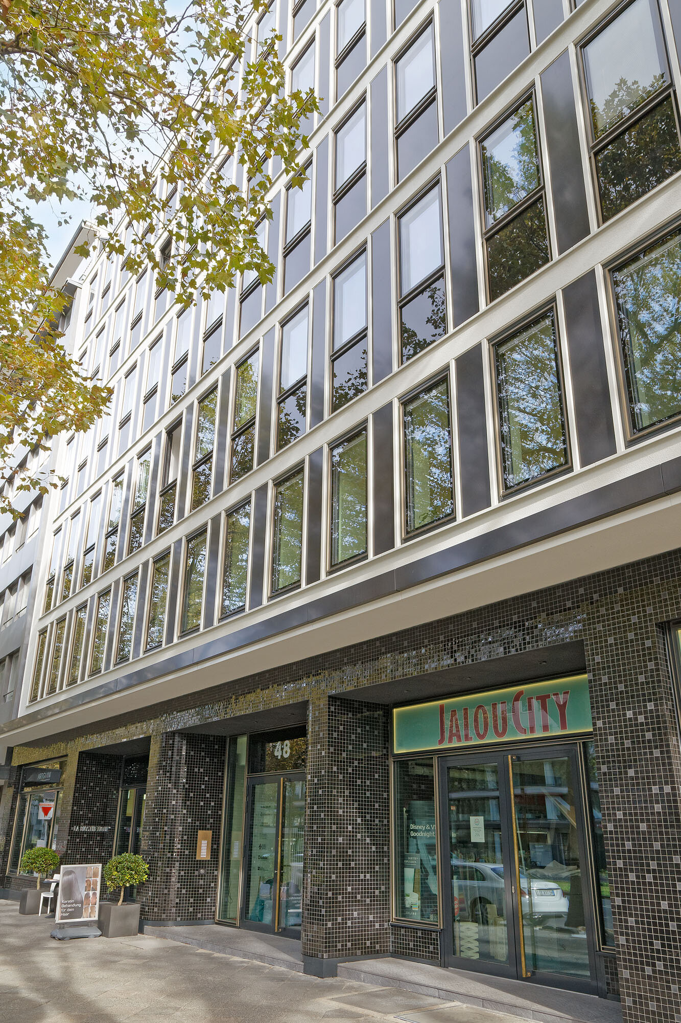 Crown48 - Zahnarzt Düsseldorf - Dr. Kai Dannenberg & Team, Berliner Allee 48 in Düsseldorf