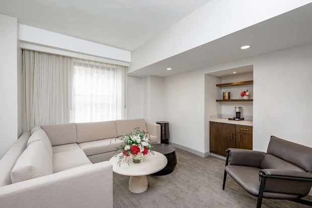 Images Hotel Fort Des Moines, Curio Collection by Hilton