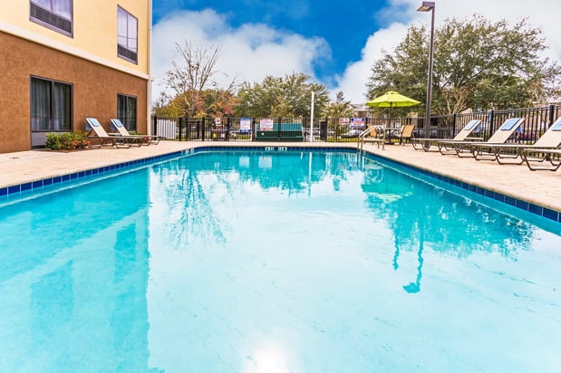 Images Holiday Inn Express & Suites Orlando East-Ucf Area by IHG