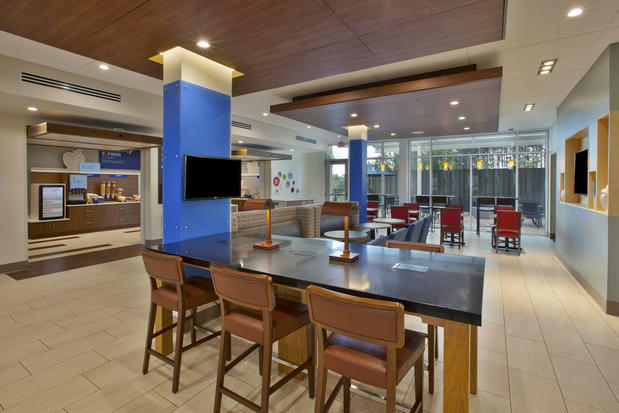 Images Holiday Inn Express & Suites South Hill, an IHG Hotel
