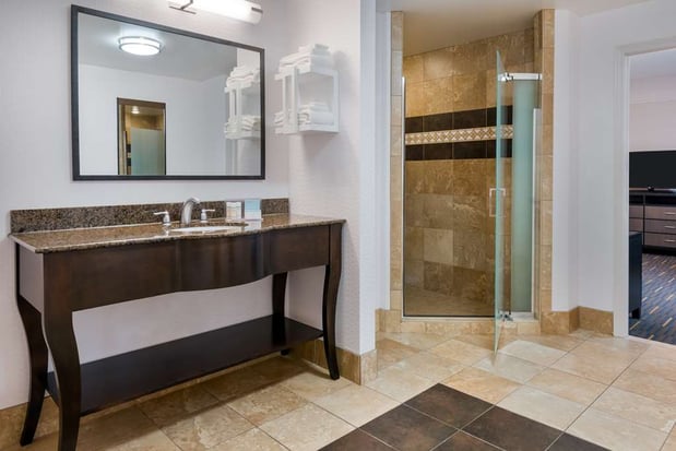 Images Hampton Inn & Suites Buffalo Downtown