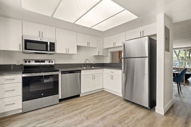 Images Parkway Plaza Apartments
