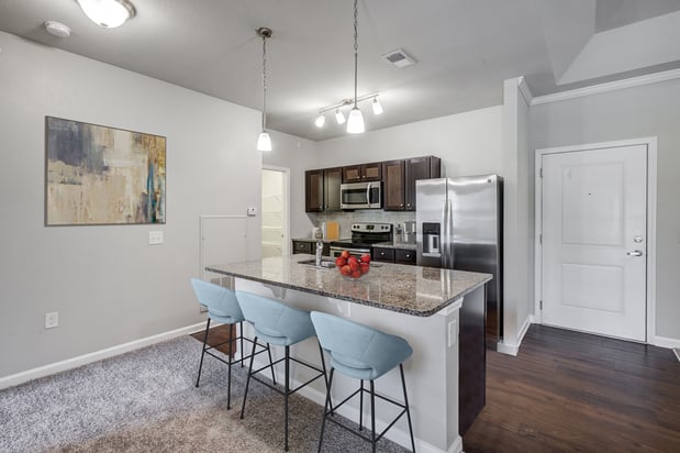 Images Creekside at Greenlawn Apartment Homes