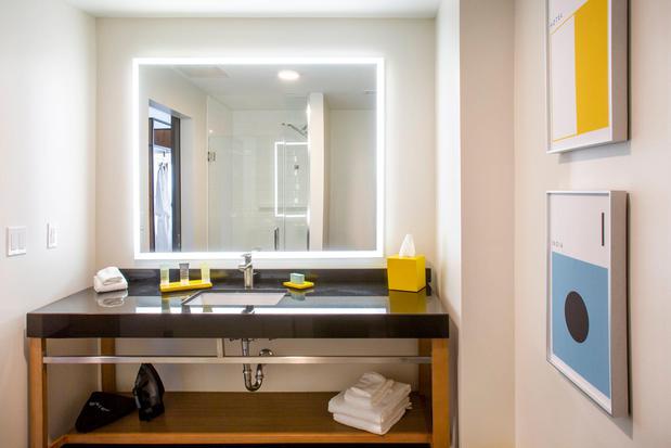 Images Hotel Indigo Seattle Everett Waterfront by IHG