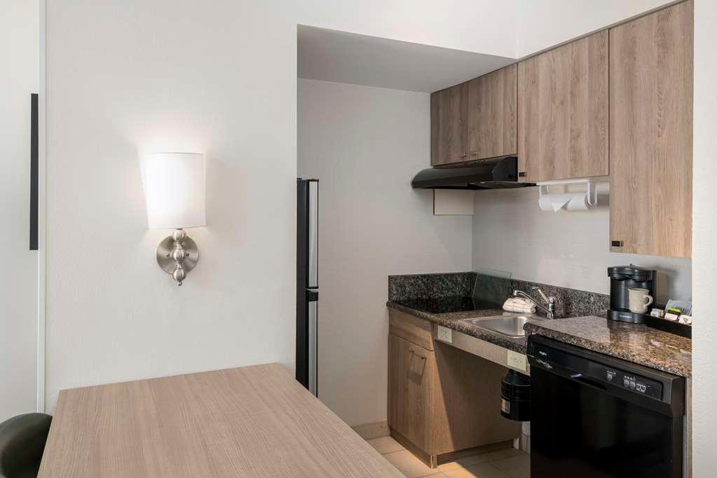 Guest room amenity Homewood Suites by Hilton Miami-Airport/Blue Lagoon Miami (305)261-3335