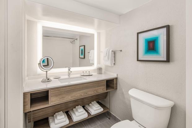 Images Crowne Plaza Orlando - Lake Buena Vista by IHG