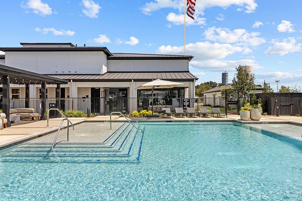 Images Luxe of Denton