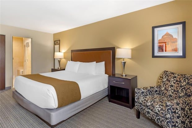 Images Best Western Plus Plaza by the Green