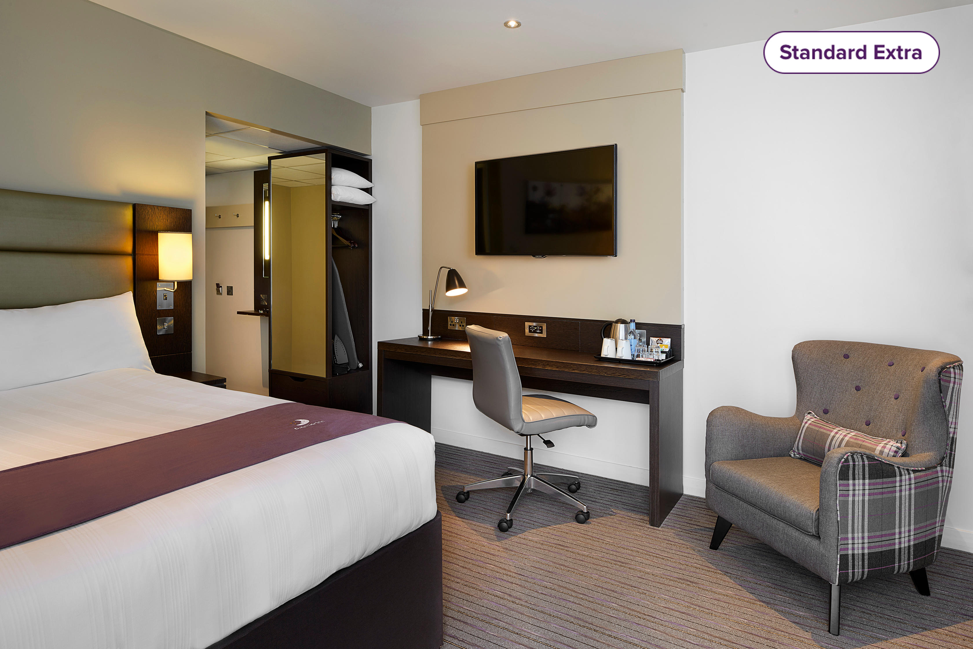 Standard Extra Bedroom Premier Inn Liverpool City Centre (Moorfields) hotel Liverpool 03333 211233