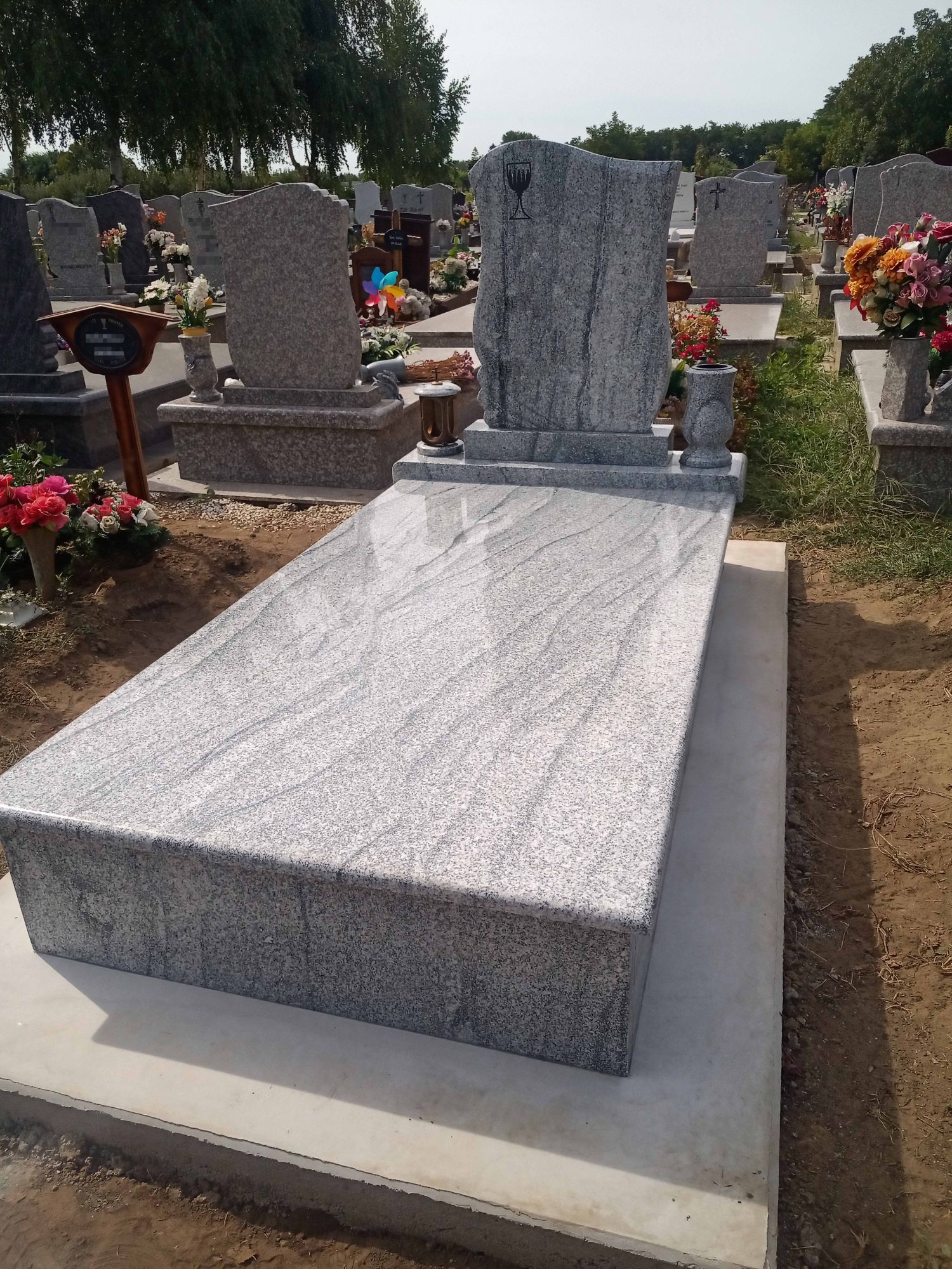 Images VARGA ZOLTÁN KŐFARAGÓ-MŰKŐKÉSZÍTŐ