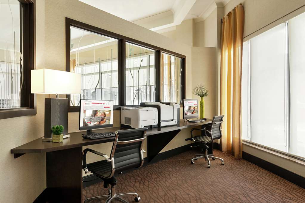 Images Hilton Garden Inn Saskatoon Downtown