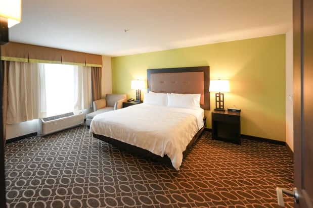 Images Holiday Inn Murfreesboro by IHG