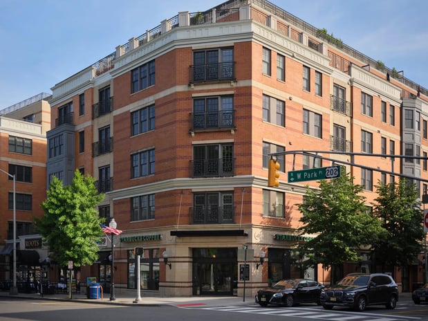 Images The Metropolitan at 40 Park