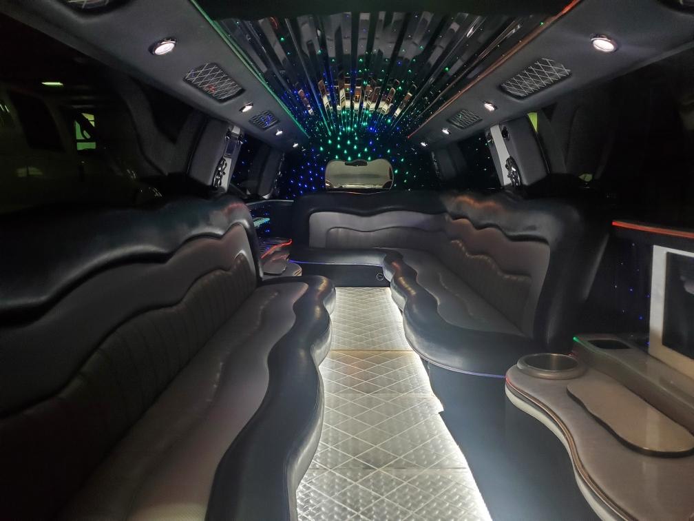 Exquisite Limo Bend Logo