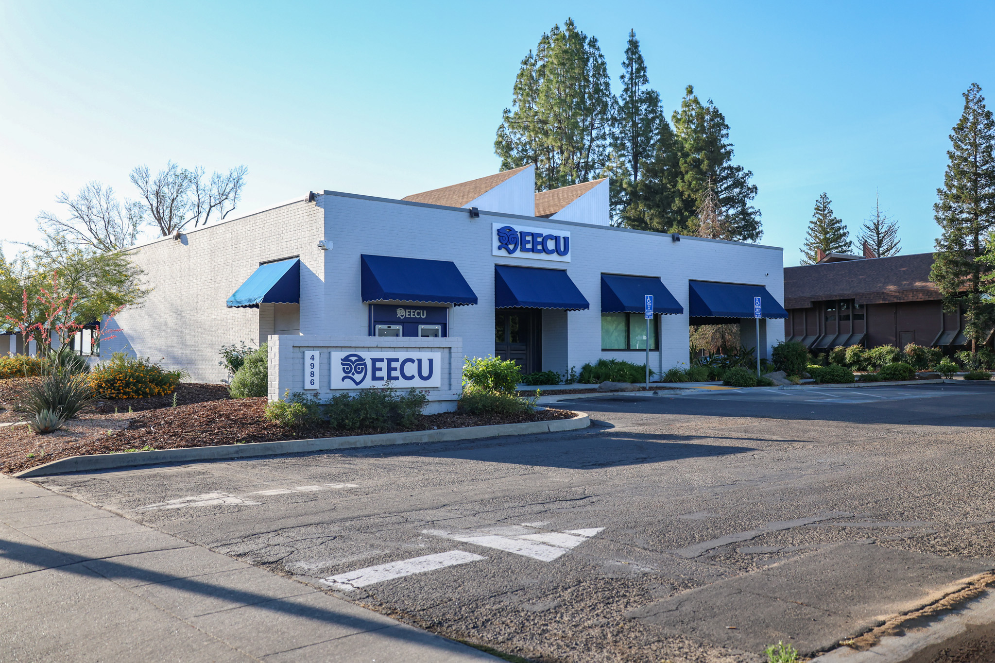 Educational Employees Credit Union - EECU - Clinton Way Branch