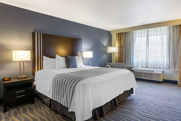 Images Best Western Plus Edmonds Harbor Inn