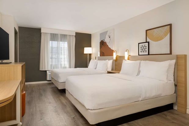 Images Spark by Hilton Rock Springs