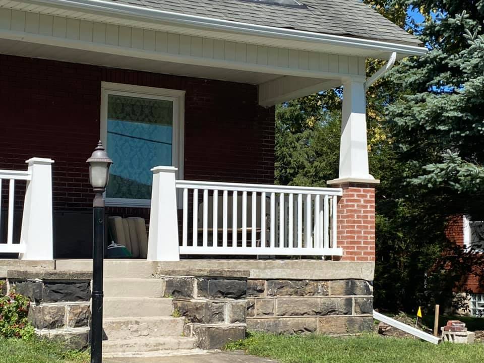 Chris Small Contracting Logo