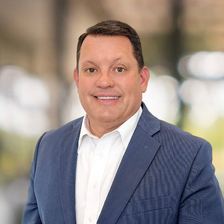 Headshot of Aaron D. Hyde, a wealth advisor at Chase