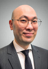Justin Lee headshot