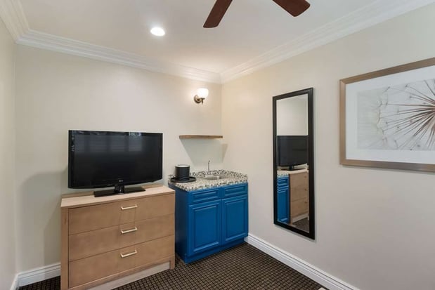 Images Best Western Woodland Hills Inn