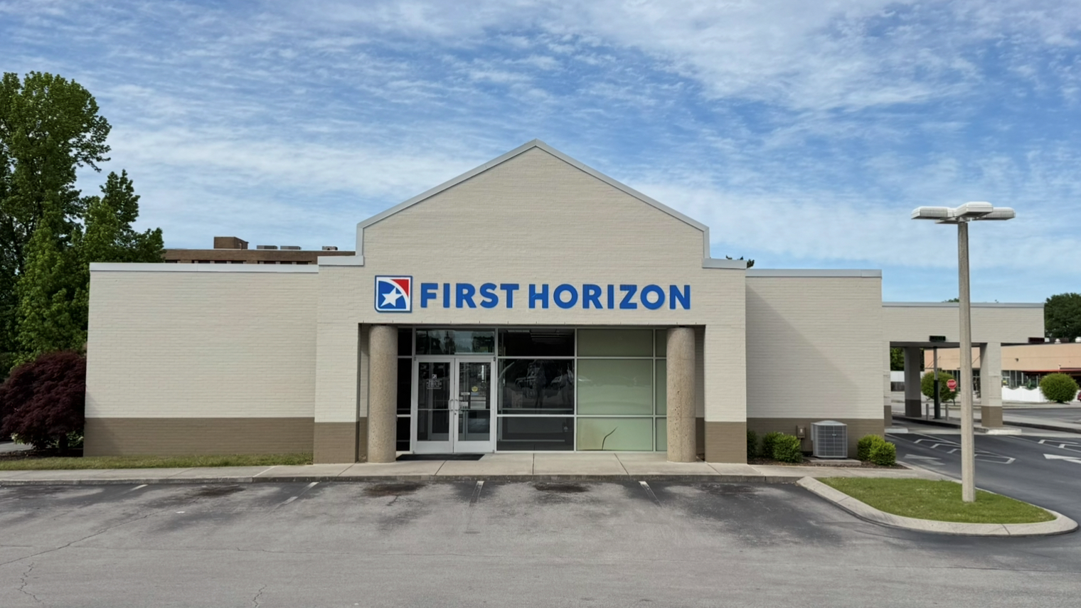 First Horizon Bank - Chattanooga, TN - Northgate Park Lane