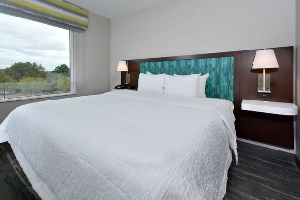 Images Hampton Inn & Suites by Hilton Charlotte North I 485