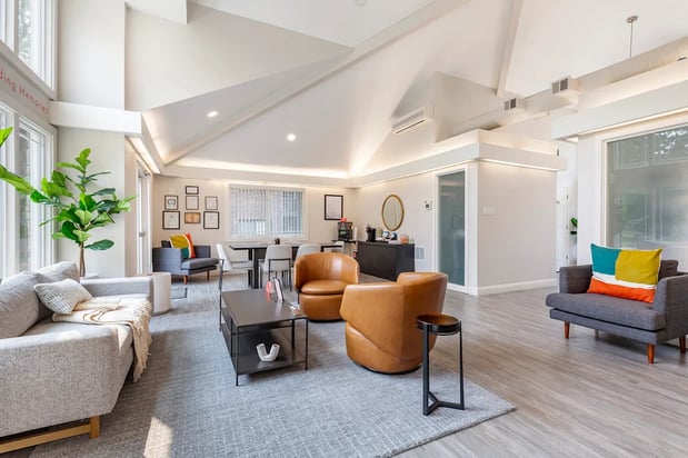 Images The Greens at Columbia Apartments