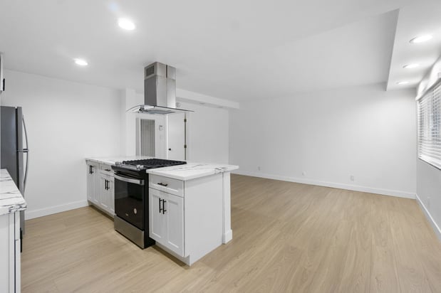Images Torrance Gateway Apartments