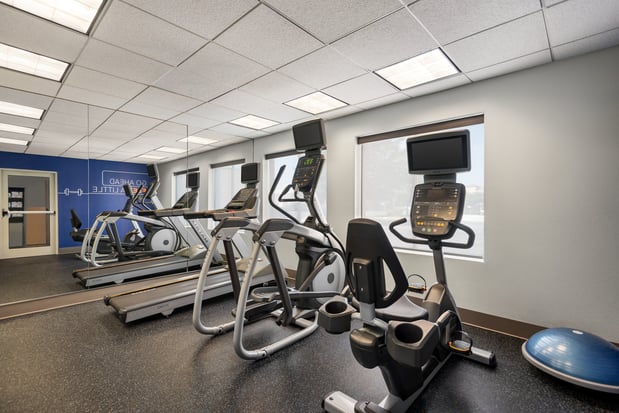 Images Holiday Inn Express & Suites Fredericksburg by IHG