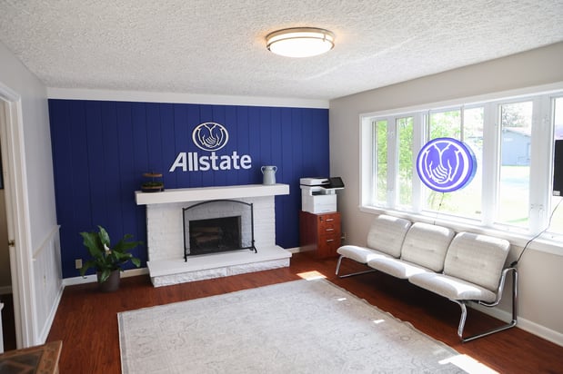 Images Garrett Taylor: Allstate Insurance