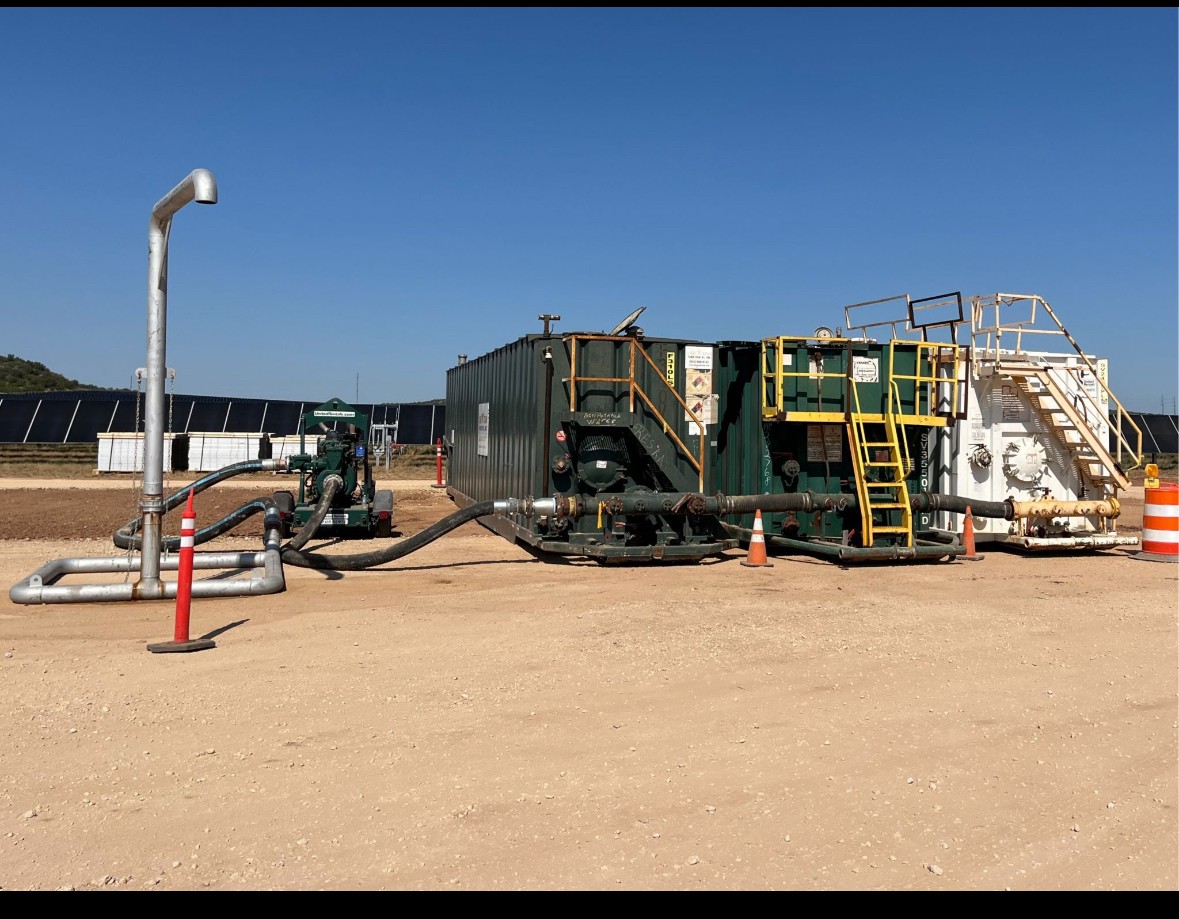 United Rentals - Fluid Solutions: Pumps, Tanks, Filtration Image