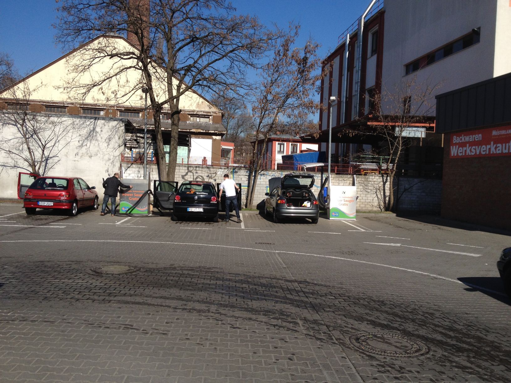 IMO Car Wash, Lahnstr. 48/Mittelbuschweg 13 in Berlin