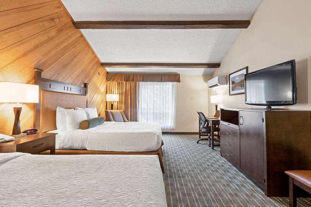 2 Queen room