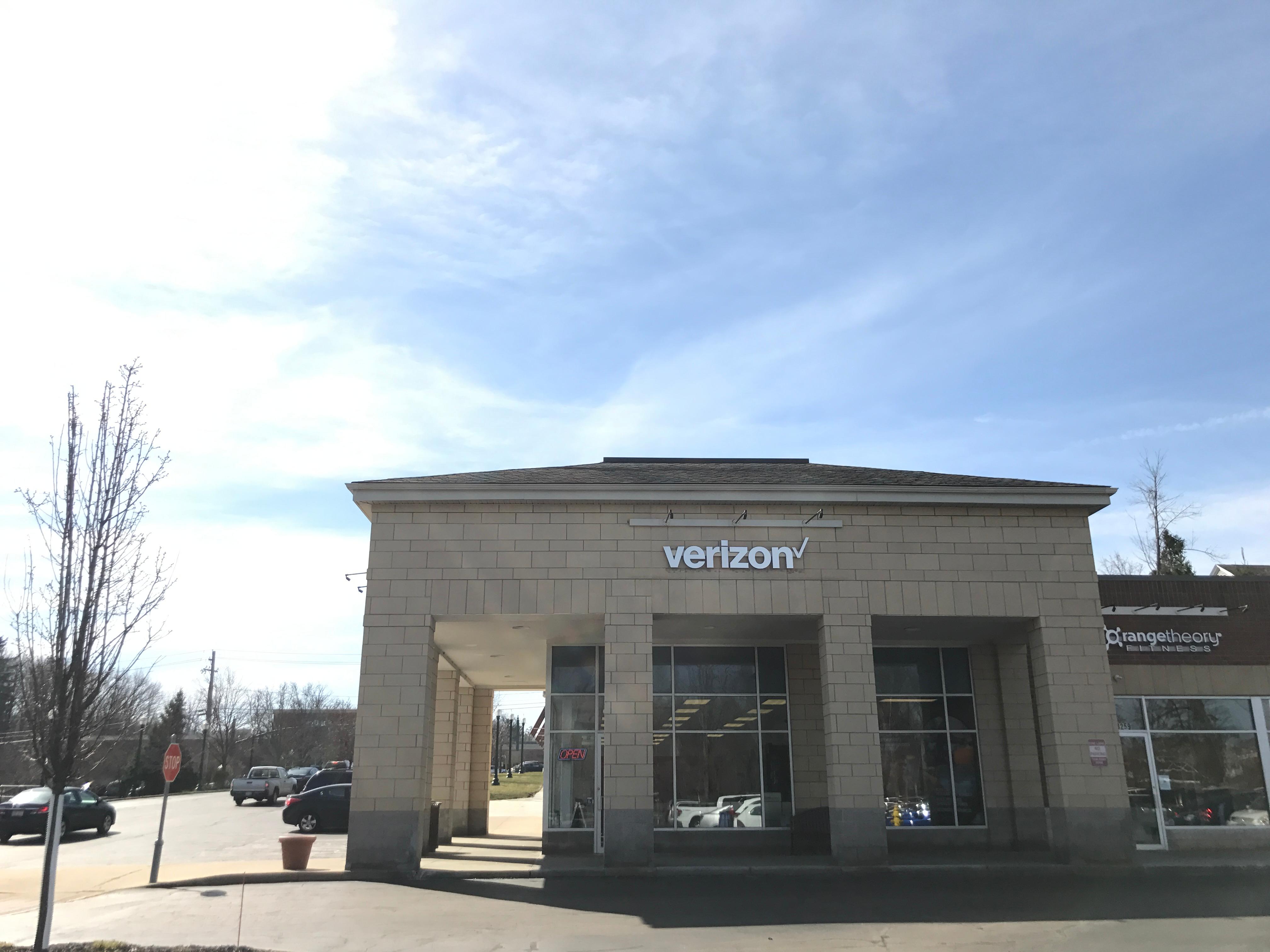 Verizon Authorized Retailer – GoWireless Photo