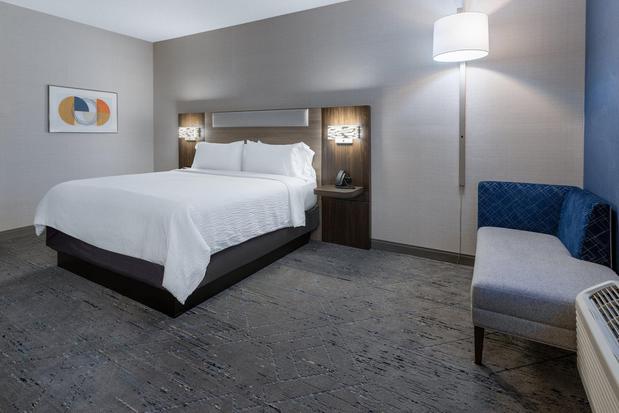 Images Holiday Inn Express & Suites Monaca - Center Township, an IHG Hotel