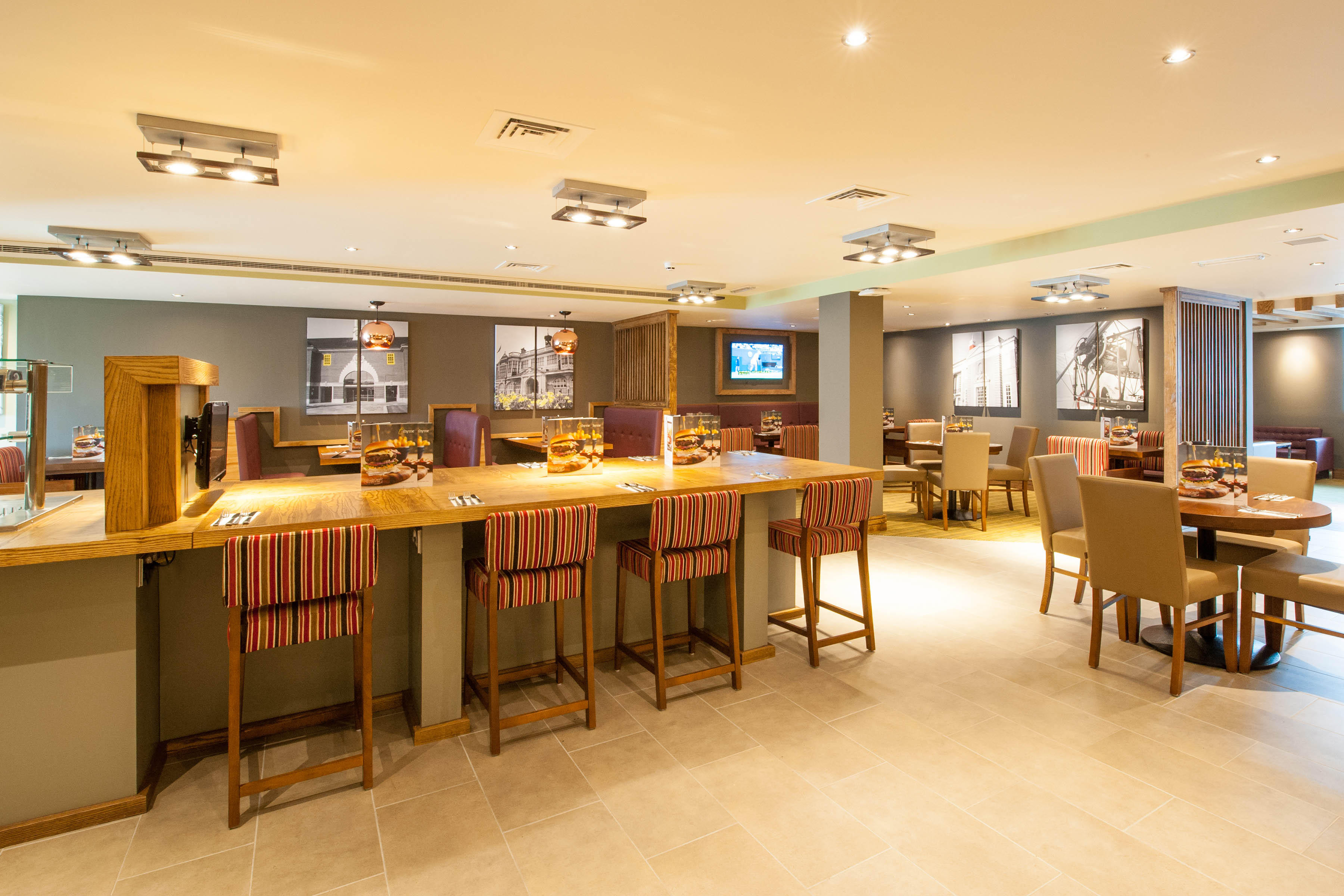 Thyme restaurant Premier Inn London Hendon (The Hyde) hotel London 03333 219324